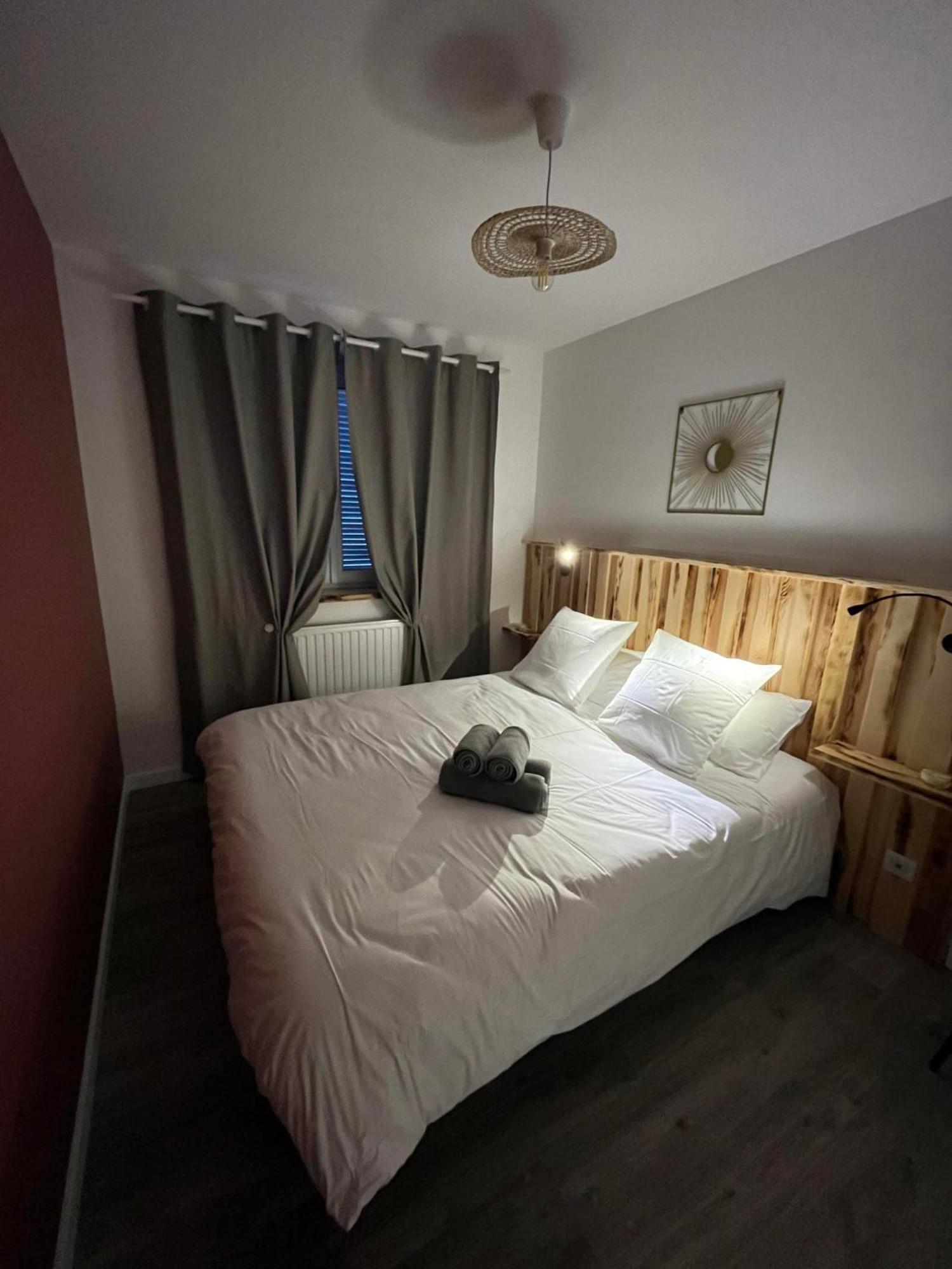 Grand Gite Des Pins Chaumousey Exteriör bild